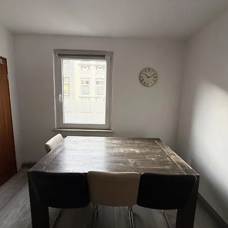 Monteur-base Mit Garten Und Anbindung * Oberhausen (North Rhine-Westphalia)