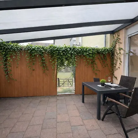 Monteur-base Mit Garten Und Anbindung Апартаменты