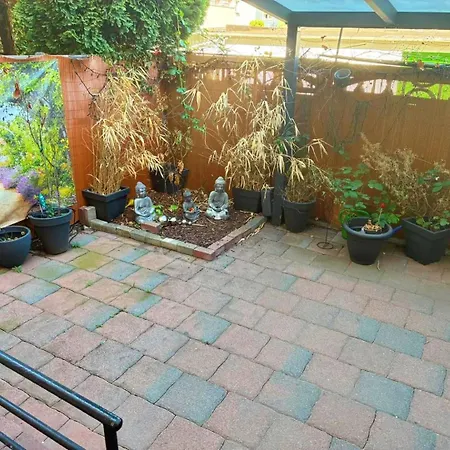 Monteur-base Mit Garten Und Anbindung Lejlighed