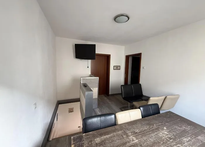 Monteur-base Mit Garten Und Anbindung Appartement