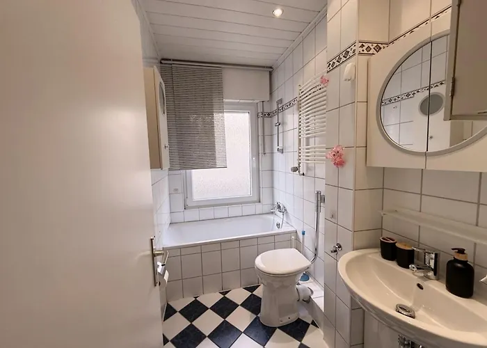 Monteur-base Mit Garten Und Anbindung * Oberhausen (North Rhine-Westphalia)